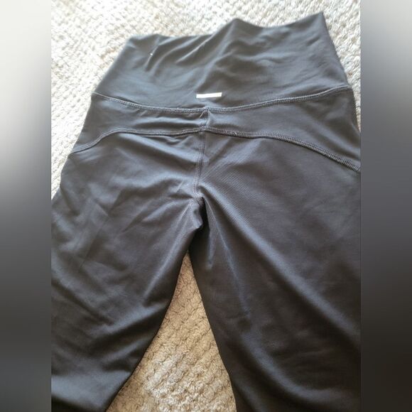 Aerie Black High-Waisted Leggings - Picture 6 of 9